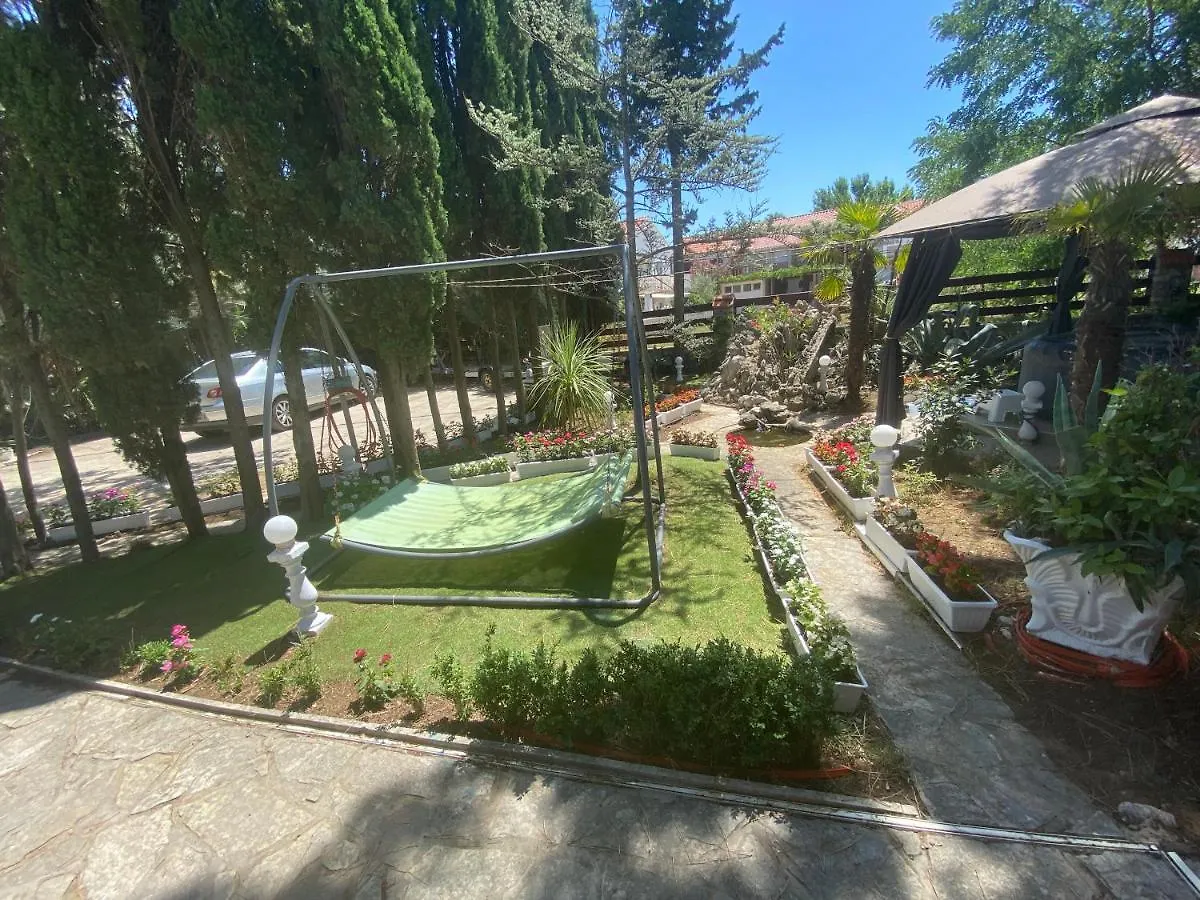 Villa Dalibor wellness, 2 jacuzzies, sauna, parking, grill, observatory, Mediterranean garden Nin Appartement