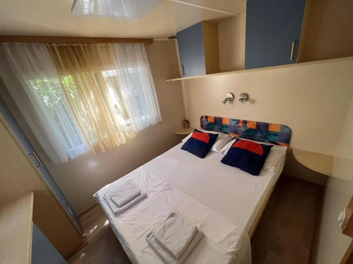 Villa Dalibor wellness, 2 jacuzzies, sauna, parking, grill, observatory, Mediterranean garden Nin Appartement