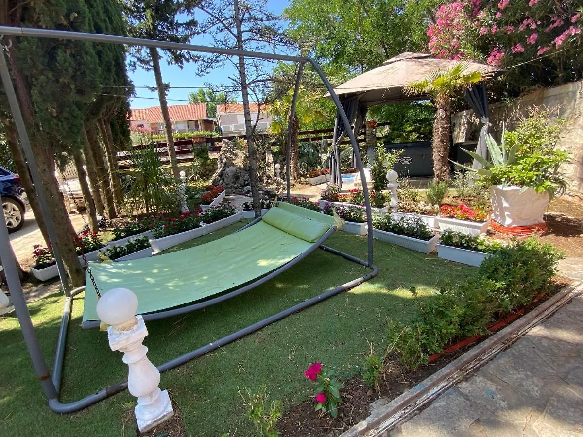 Apartments And Bungalows Vila Dalibor Nin
